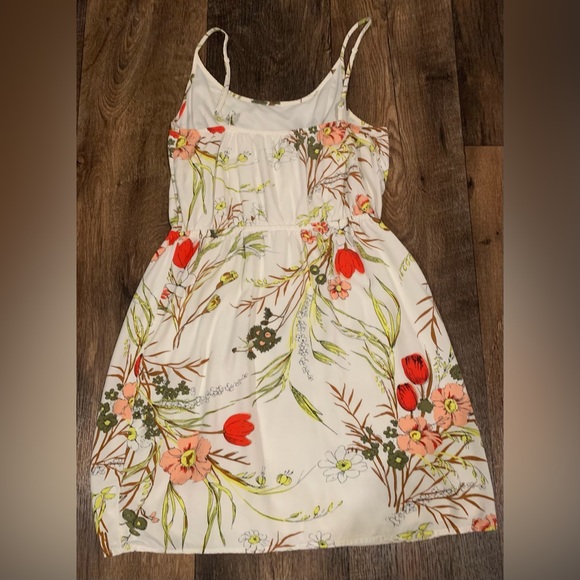 Old Navy Floral Dress - Picture 2 of 7